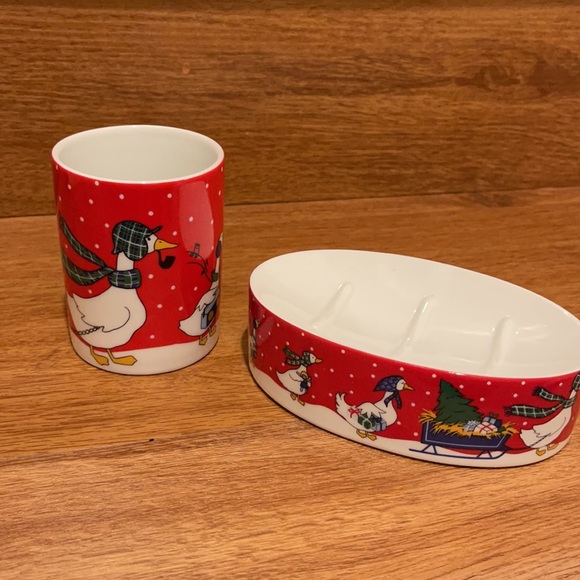 Vintage 2 PC Bathroom Set. Merry Christmas tumbler & soap dish set of two Japan - Picture 7 of 8